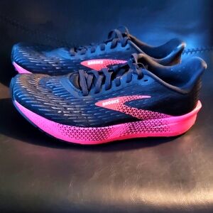 Brooks Hyperion Tempo tennis shoes